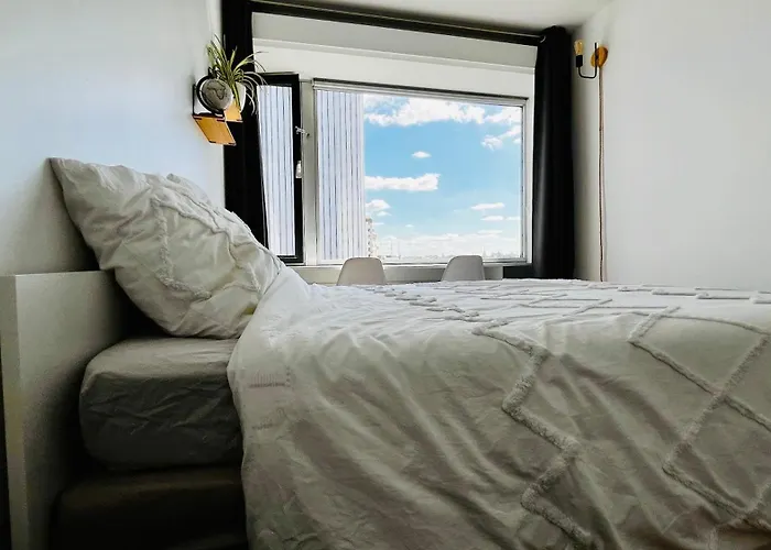 2 Private Bedrooms, Montparnasse Station